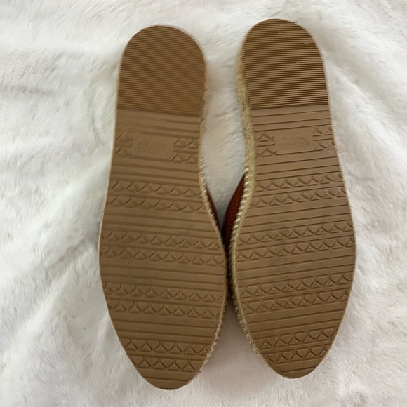 KAANAS Slip On Sedona Perforated Mule Espadrille Size 7 Rust Brown Suede - Picture 8 of 8